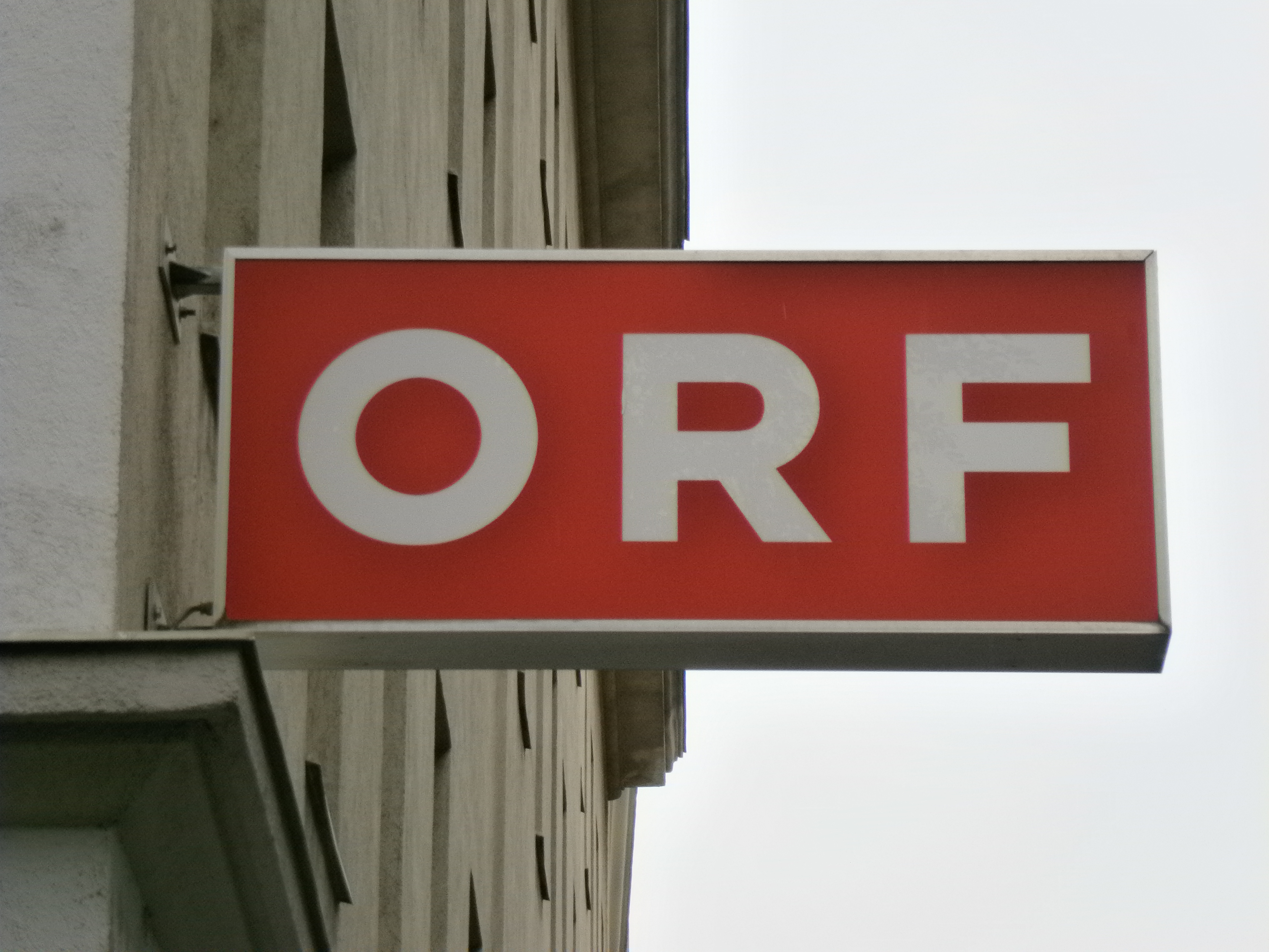 Pünkltich zum Uni-Auftakt zeigen wir wie ein Studienbeginn ohne Barrieren aussehen kann. Anschließend geht es um Jugendkultur mit und ohne Behinderung. Die Sendungsaufzeichnungen finden am 5.Oktober im ORF-Radiocafé statt.