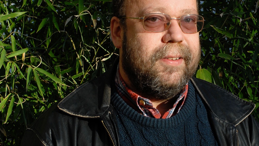 Die heutige Sendung widmen wir unserem lieben Kollegen, Mentor und vor allem Freund Wolfgang Slapansky. Er ist am 30. August 2017 im Alter von 57 Jahren völlig unerwartet verstorben. 25 Jahre hat der promovierte Volkskundler im ORF gearbeitet, zunächst bei Radio Wien und dann für Ö1 in den Abteilungen Religion und Wissenschaft. Wolfgang Slapansky war auch Freak-Radio jahrelang verbunden. Die Nachricht von seinem Tod war daher auch für unsere Redaktion ein großer Schock.